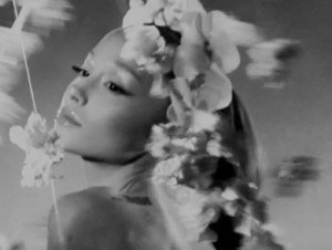 Ariana Grande – stickin’ petals (Album)